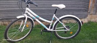 Veľmi malo používaný dievčenský bicykel