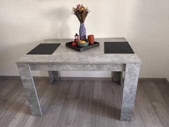 Jedálenský stôl Môbelix