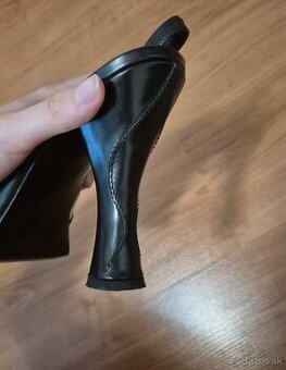 Čierne kožené lodičky Via Spiga