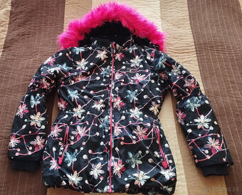 Dievcenska zimna bunda