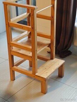 Detske drevene schody.