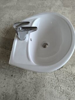 Umývadlo s batériou