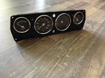 Škoda budíky palubka