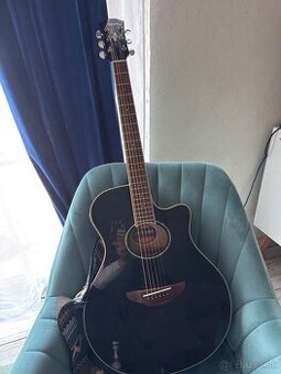 Gitara Yamaha APX 600,