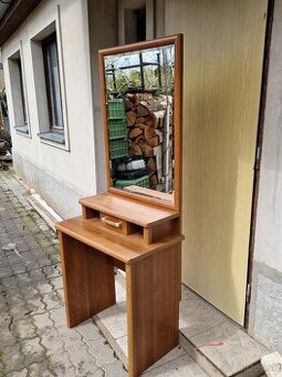Kozmetický stolík - 1