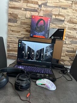 Herný notebook: Asus TUF Gaming A15 Herná myš: Glorious Mod