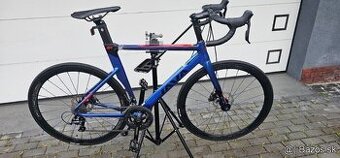 Cestný bicykel
