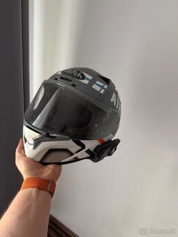 INTEGROVANÁ MOTOCYKLOVÁ PRILBA AIROH VALOR CRAFT ,z intercom