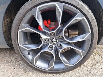 Škoda EXTREME 225/35 r19