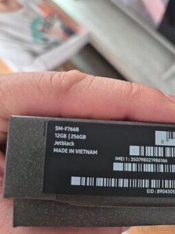 Vymením samsung z flip 7 256gb jet black vymenim za iphone