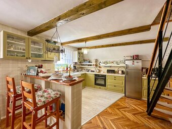 Chata v obci Chvojnica okres PRIEVIDZA