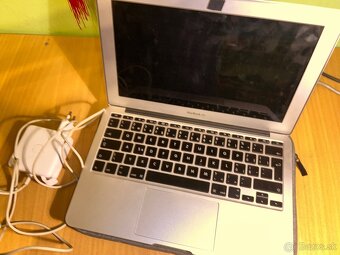 Macbook Air 11, 8gb Ram, 128gb ssd