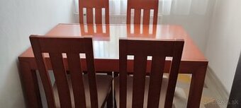 Predám jedálenský stôl so stoličkami