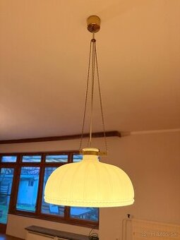 Stropné zavesené svietidlo