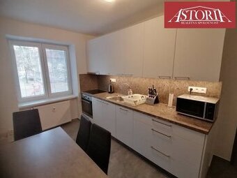 PRENÁJOM - veľký 2-izb. byt v centre Martina - Štúrovo nám.