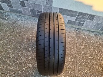 letné pneu 235/55 R18 Goodyear 2ks, 7mm