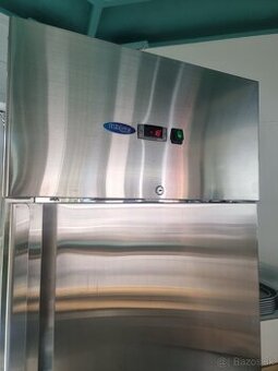 Kompletné vybavenie na zmrzlinový stánok