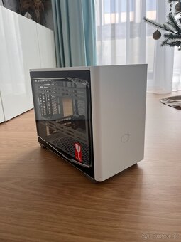 Sklo/bočnica pre Cooler Master NR200P