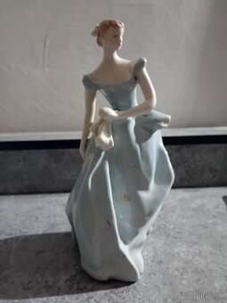Royal dux porcelánová soška žena so šatkou