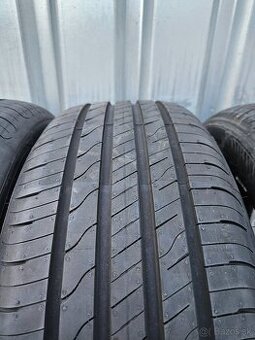 Nové letní pneu GoodYear 215/55 R17