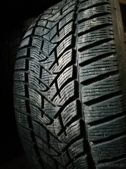 Dunlop Winter Sport 5  235 /45 r18 zimné