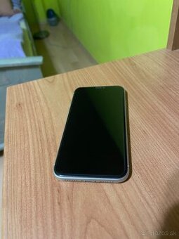 Predám zachovalý IPhone 11 64GB