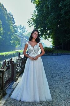 Krásne svadobné šaty