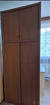 Obyvackova skrina 4 dverova - JELŠA