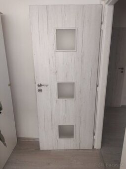 Dvere interierové + kovanie + zámok - ročné
