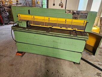 Tabulové nůžky Stankoimport 3314, 1600/2,5