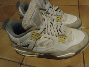 Predám tenisky Air Jordan 4 SE Craft "Photon Dust"