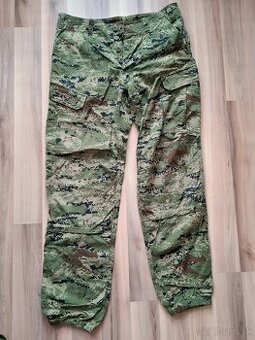 Vojenské maskacove oblečenie