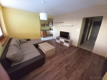 Prenájom 2-izbového slnečného bytu – Švermova ul., BB