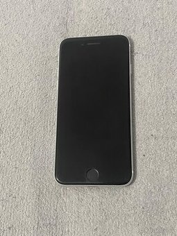 Predám Apple iPhone SE 2020 64GB White Minimálne Známky