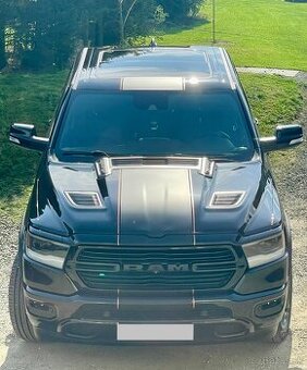 Dodge Ram 1500 šport 4x4