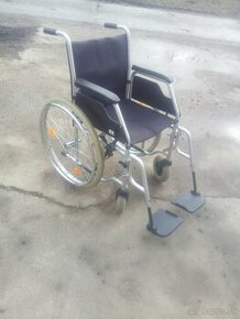 Invalidny vozík skladaci