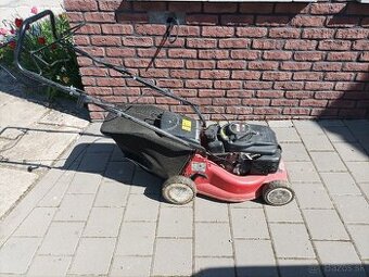 Kosačka na trávu