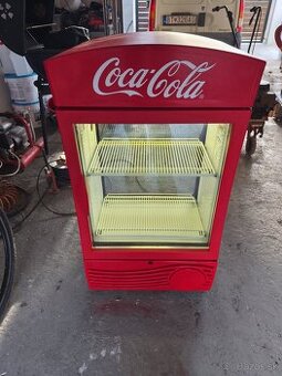 Pekná coca cola chladnička