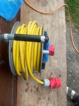 Predlžovací bubnový kábel 230V 400V 25m YT-8120