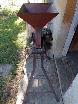 Šrotovník na obilie