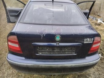 5 Dvere Škoda Octavia 1 sedan