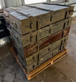 Drevená vojenská bedňa muničná