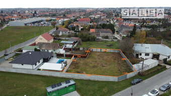 Stavebný pozemok v Sládkovičove 918m2