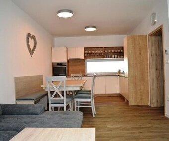 Krásny,nový dom s pozemkom,parkovacími miestami