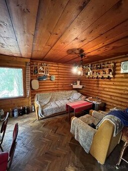 Na predaj zrubová chata so záhradou 1633 m2 v obci Bartošová