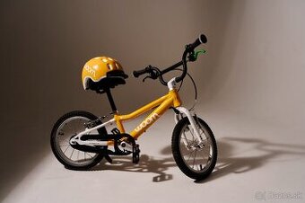 Predám detský bicykel Woom 2 – žltý s prilbou