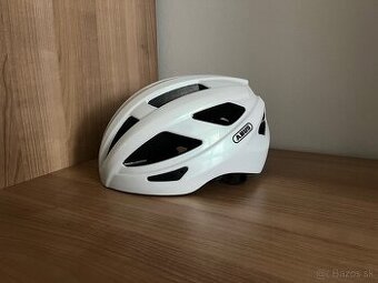 Cyklistická prilba ABUS Macator pearl white