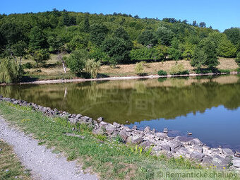 Exkluzívne: Pekný pozemok pri vodnej nádrži blízko Banskej
