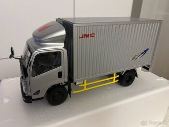 1:18 JMC N800 - Paudi