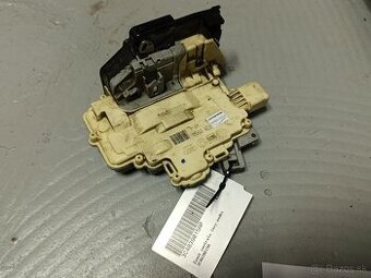 Zámek levé zadní dveře VW Passat B6